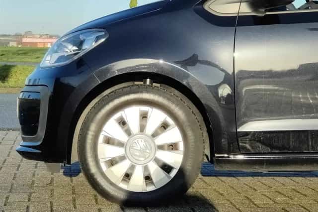 Volkswagen Up! (2019) thumbnail 8