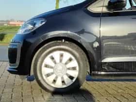 Volkswagen Up! (2019) thumbnail 8