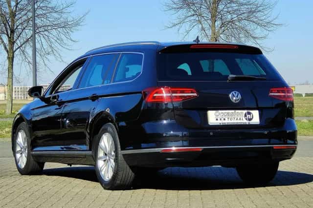 Volkswagen Passat (2015) thumbnail 14