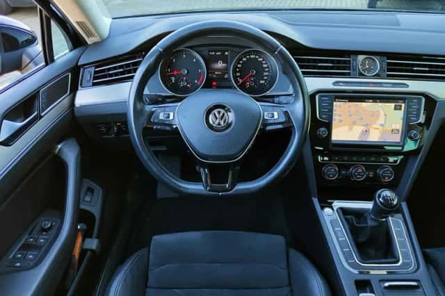 Volkswagen Passat (2015) thumbnail 18