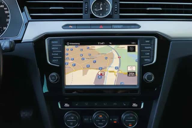 Volkswagen Passat (2015) thumbnail 20