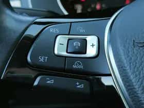 Volkswagen Passat (2015) thumbnail 24