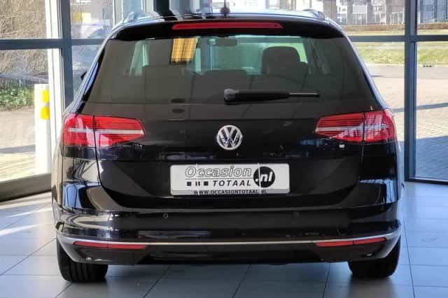 Volkswagen Passat (2015) thumbnail 5