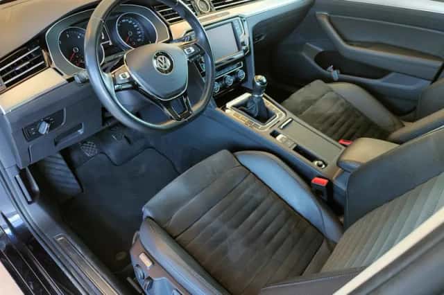 Volkswagen Passat (2015) thumbnail 8