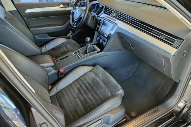 Volkswagen Passat (2015) thumbnail 10