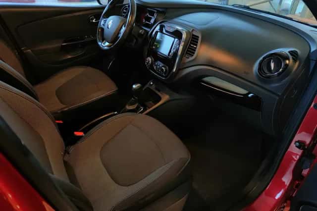 Renault Captur (2016) thumbnail 12