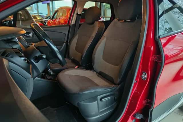 Renault Captur (2016) thumbnail 13