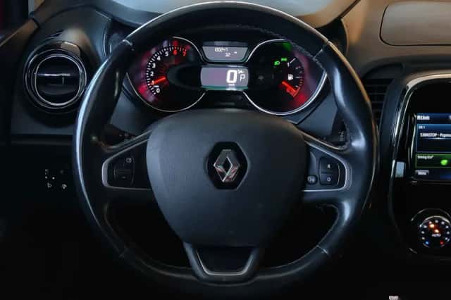 Renault Captur (2016) thumbnail 16