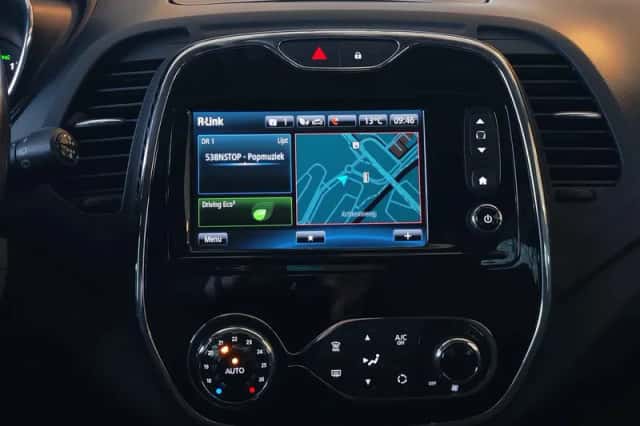 Renault Captur (2016) thumbnail 17