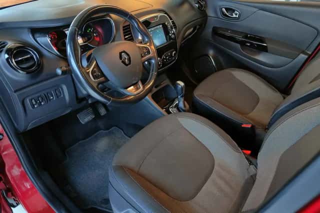 Renault Captur (2016) thumbnail 10