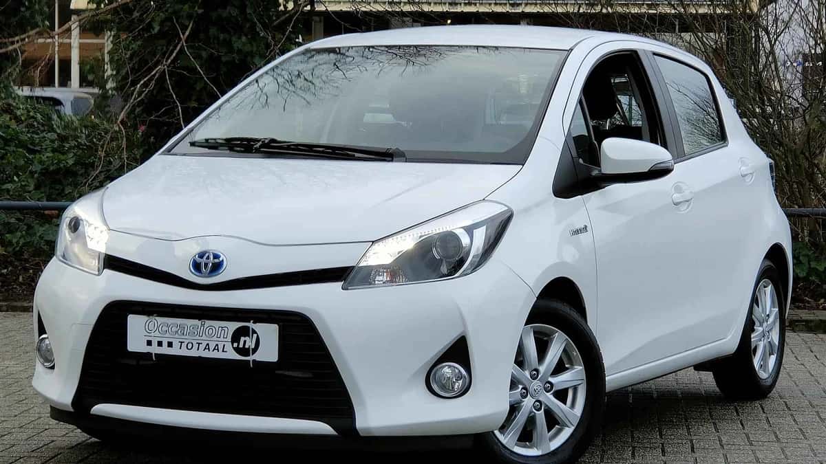 Toyota Yaris (2013) — foto 1