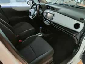Toyota Yaris (2013) thumbnail 12