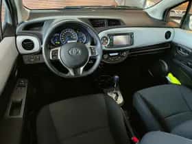 Toyota Yaris (2013) thumbnail 14