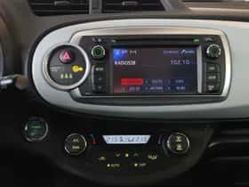 Toyota Yaris (2013) thumbnail 17