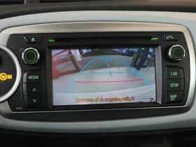 Toyota Yaris (2013) thumbnail 18