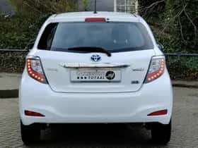 Toyota Yaris (2013) thumbnail 5