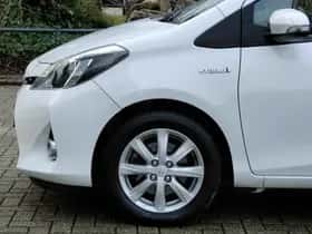Toyota Yaris (2013) thumbnail 9