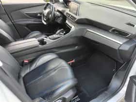 Peugeot 3008 (2019) thumbnail 11