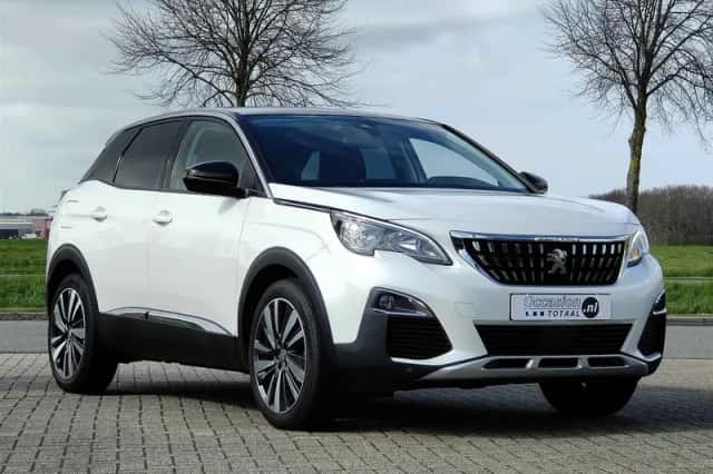 Peugeot 3008 (2019) thumbnail 3