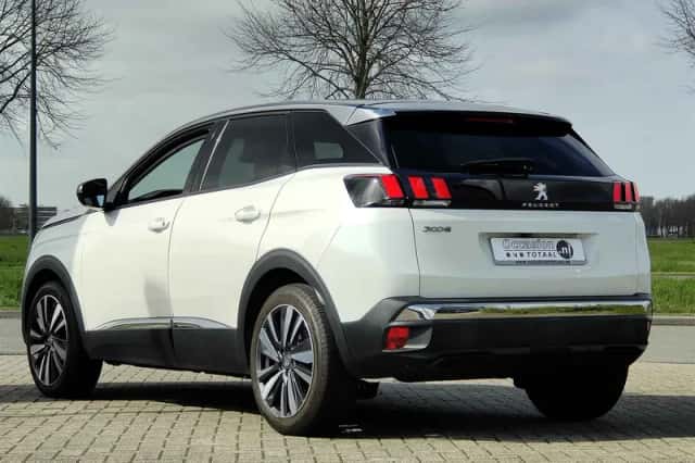 Peugeot 3008 (2019) thumbnail 4