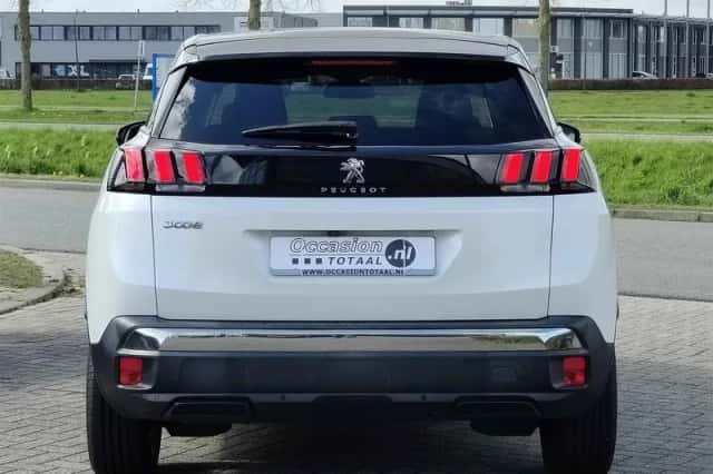 Peugeot 3008 (2019) thumbnail 5