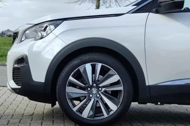 Peugeot 3008 (2019) thumbnail 8