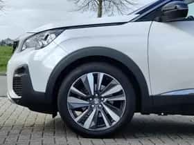 Peugeot 3008 (2019) thumbnail 8