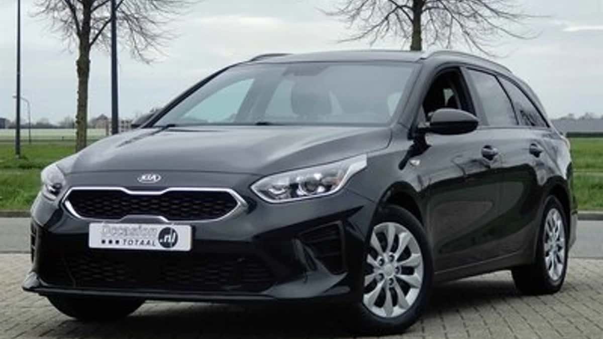 Kia Ceed Sportswagon (2021) — foto 1