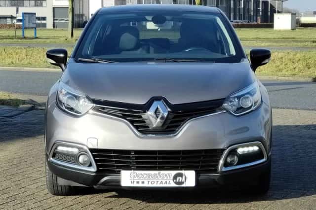 Renault Captur (2013) thumbnail 2