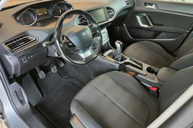 Peugeot 308 (2015) thumbnail 8