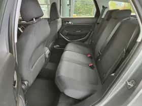 Peugeot 308 (2015) thumbnail 9