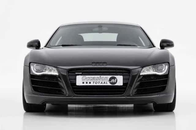 Audi R8 (2011) thumbnail 2
