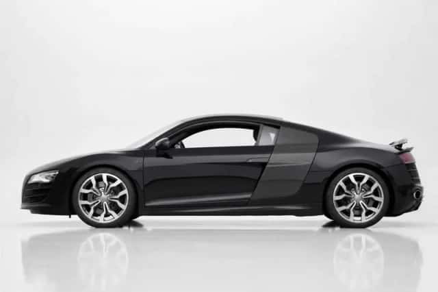 Audi R8 (2011) thumbnail 7