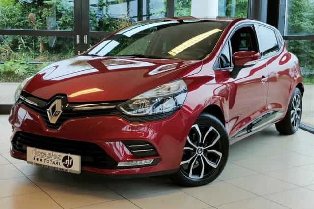 Renault Clio (2016) thumbnail 1