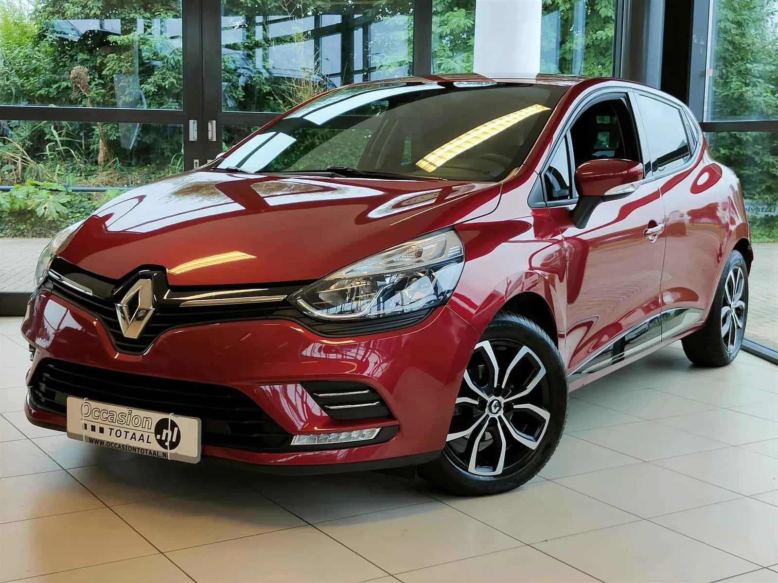 Renault Clio (2016) — foto 1