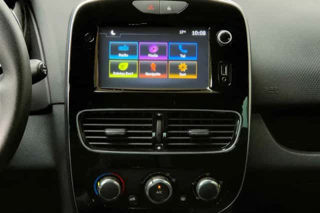 Renault Clio (2016) thumbnail 17