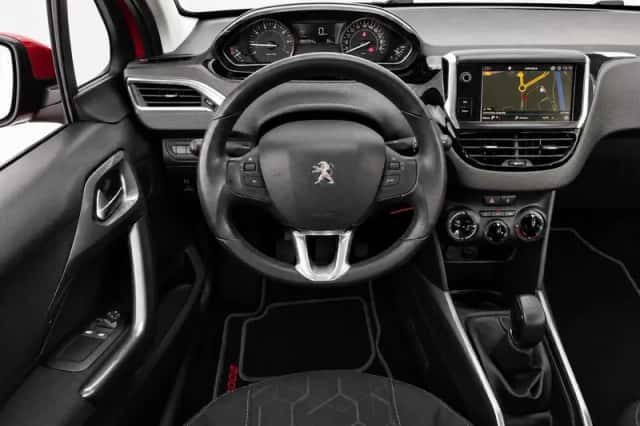 Peugeot 2008 (2017) thumbnail 13