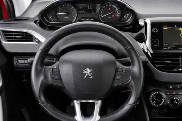 Peugeot 2008 (2017) thumbnail 14
