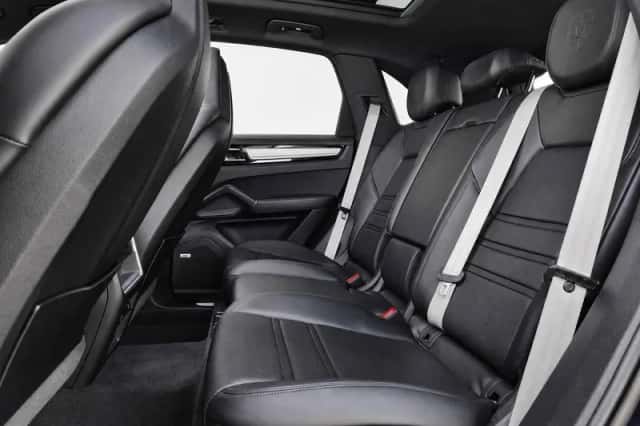 Porsche Cayenne (2022) thumbnail 13