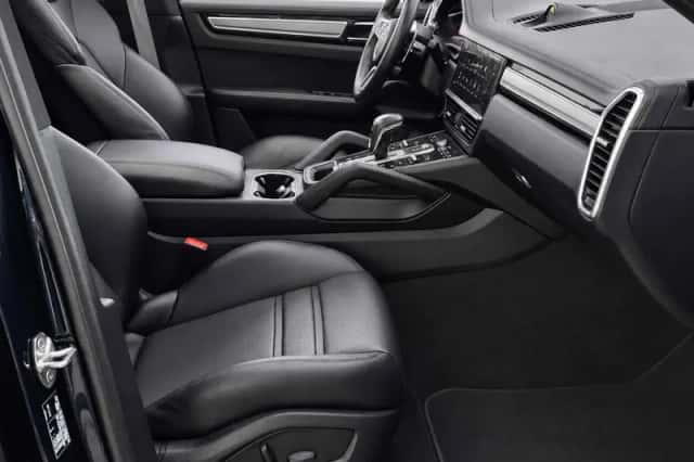 Porsche Cayenne (2022) thumbnail 14