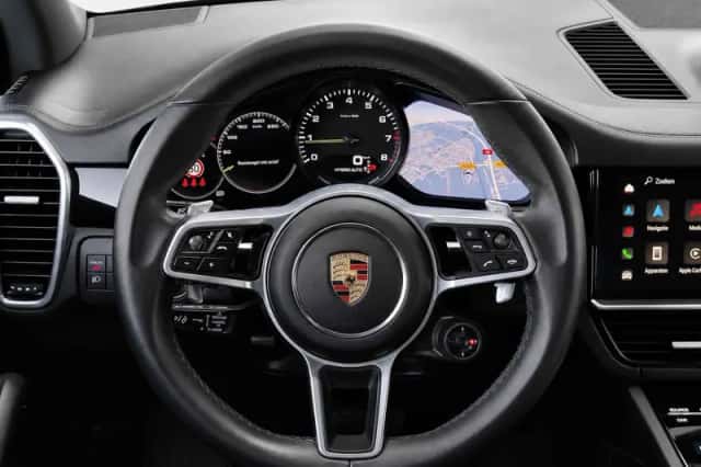 Porsche Cayenne (2022) thumbnail 17