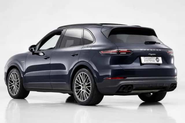 Porsche Cayenne (2022) thumbnail 4
