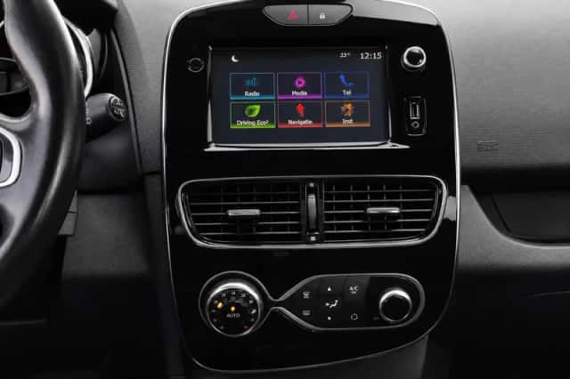 Renault Clio (2017) thumbnail 17