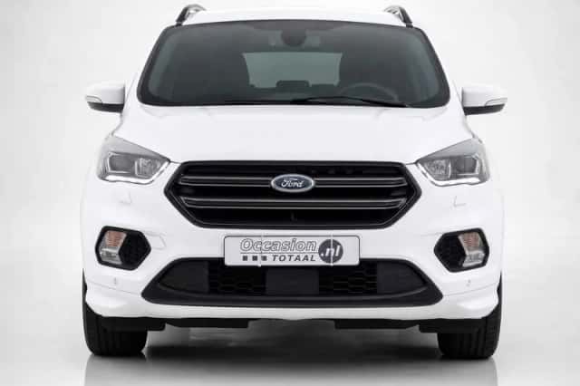 Ford Kuga (2017) thumbnail 2