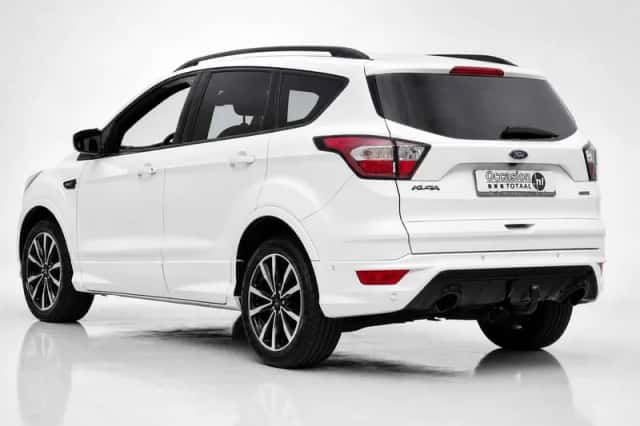 Ford Kuga (2017) thumbnail 4