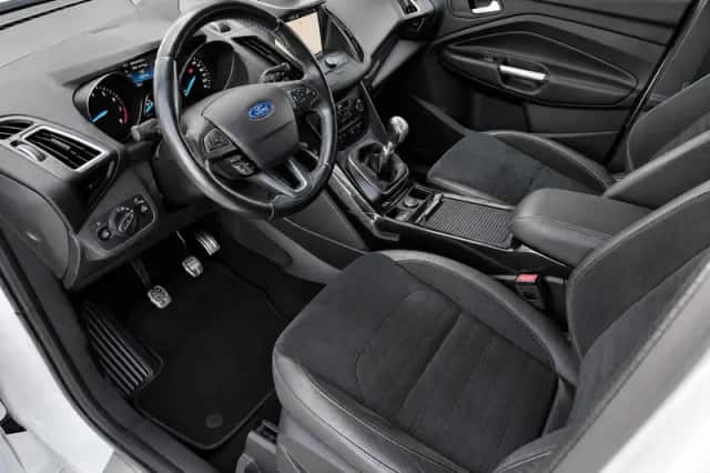 Ford Kuga (2017) thumbnail 9