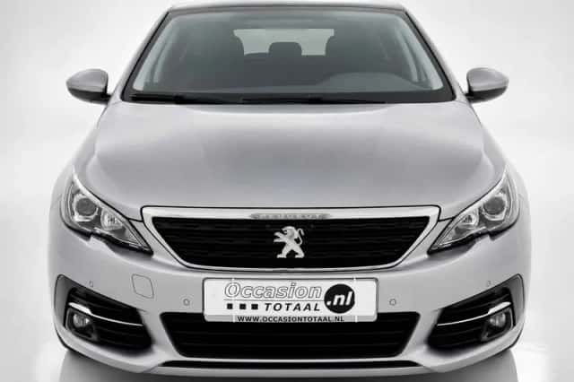 Peugeot 308 (2018) thumbnail 2