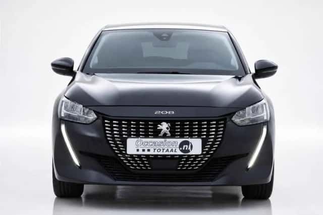 Peugeot 208 (2023) thumbnail 2