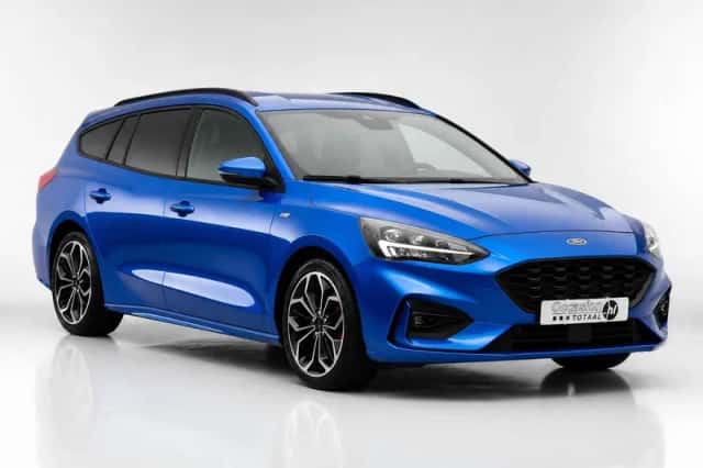 Ford Focus (2021) thumbnail 3
