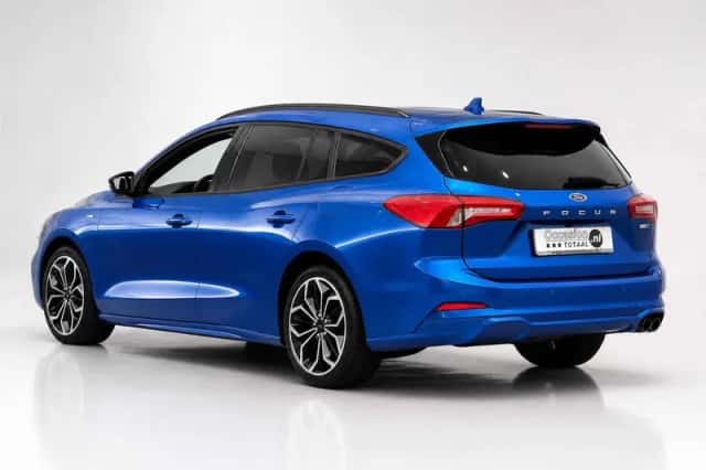 Ford Focus (2021) thumbnail 4